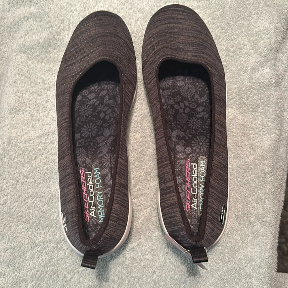 Skechers slip on Air-Cooled Memory Foam NWT 11